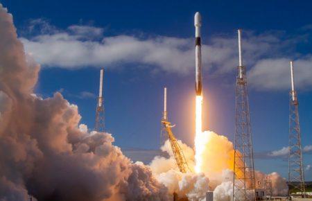 SpaceX запустила ракету з 60-ма супутниками