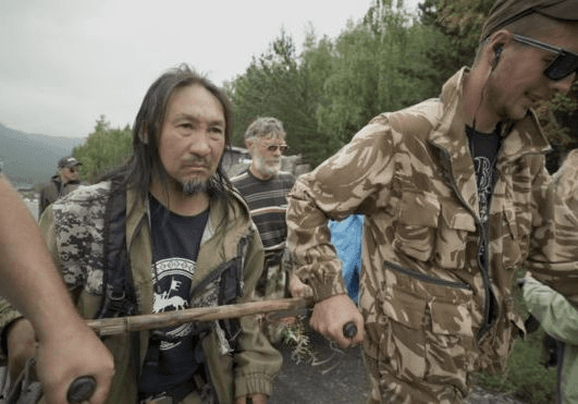 На якутського шамана, який ішов до Москви «виганяти Путіна», відкрили справу за «насильство щодо представника влади»