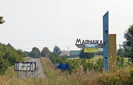 Доба на Донбасі: через обстріли бойовиків у Мар'їнці загинув цивільний