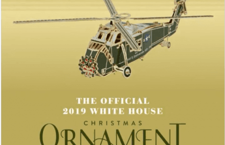 Офіційною різдвяною ялинковою прикрасою Білого дому став гелікоптер Сікорського 