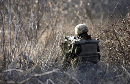 На Донбасі внаслідок обстрілів поранений український військовий — штаб ООС