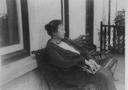 Як жили жінки промислових поселень Донбасу 19 століття  — спогади матері Гарета Джонса