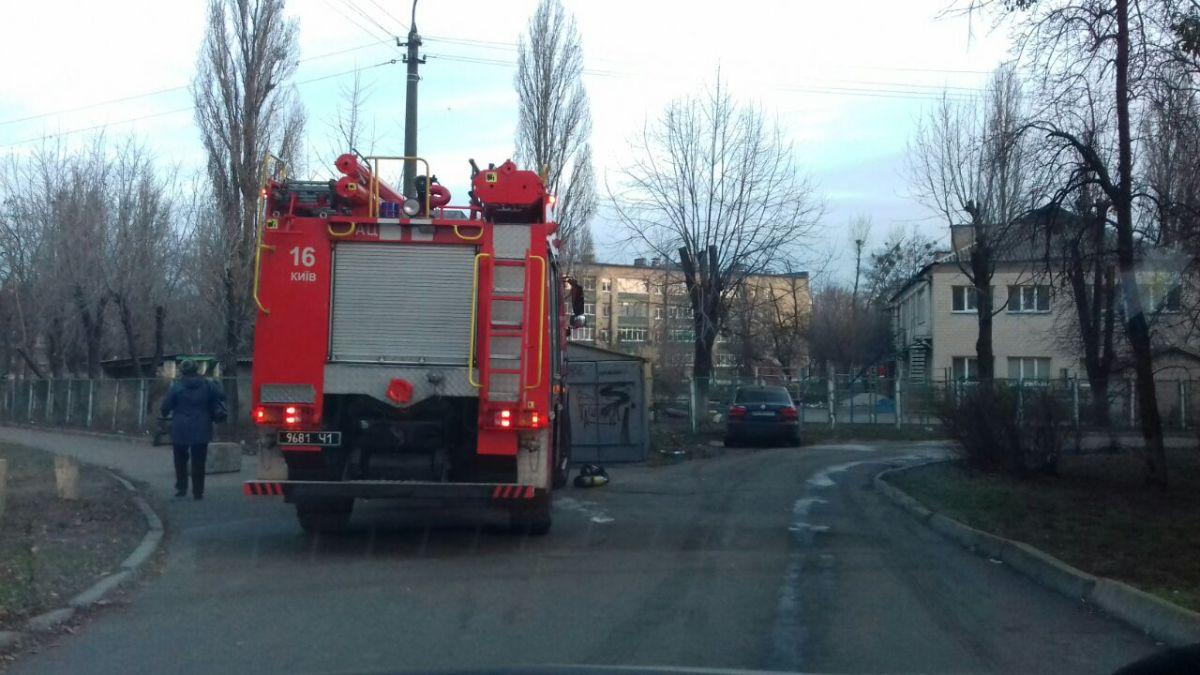 У дитсадку в Києві сталася пожежа, загинув чоловік