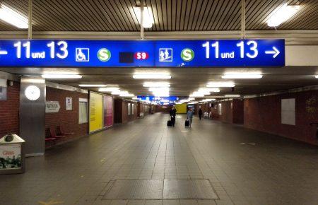 Застрягли на паспортному контролі: майже 50 українців не змогли вилетіти з Берліна