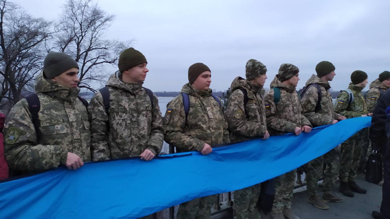 У Києві 13 рік поспіль до Дня соборності створюють «Живий ланцюг»