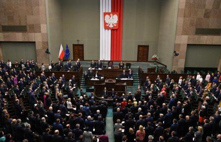 «Гітлерівська Німеччина та сталінський СРСР»: у Польщі ухвалили резолюцію, у якій звинуватили РФ у перекручуванні історії