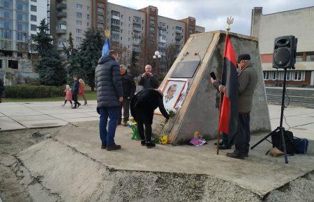 У Луцьку день народження Степана Бандери відзначили громадським віче