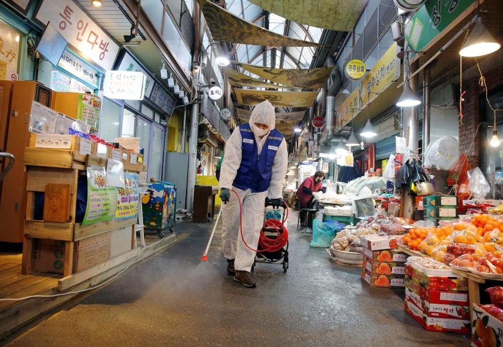 ВООЗ попереджає про глобальний дефіцит захисних засобів від коронавірусу