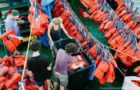 Amnesty International вручила премію екіпажу судна, який рятував біженців у морі