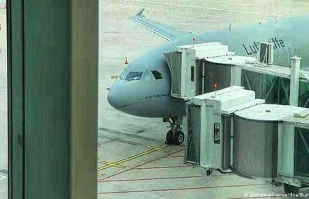 У Росії відмовили у приземленні літаку з евакуйованими із Китаю німцями