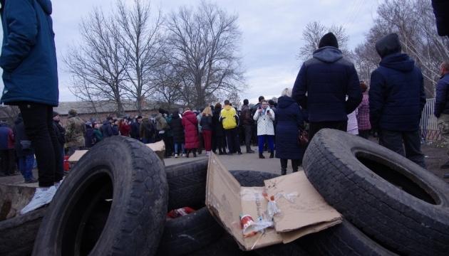 Сутички у Нових Санжарах: суд Полтави відправив підозрюваного у спробі наїзду під нічний домашній арешт