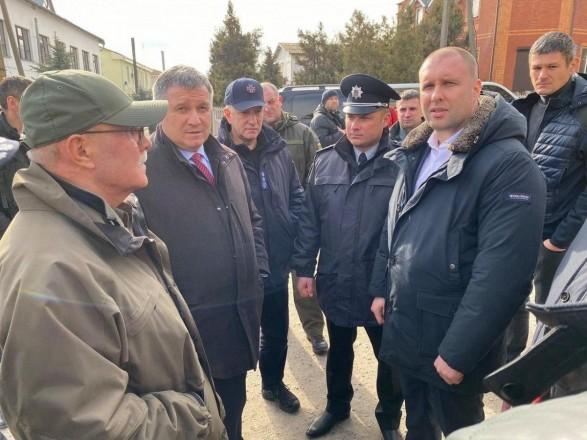 Протести у Нових Санжарах: затриманим мітингувальникам випишуть адмінпротокол — Аваков