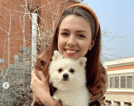Українка з собакою сама вирішила залишитися в Ухані — МЗС