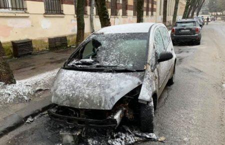 СБУ встановила ймовірного замовника підпалу авто львівської журналістки