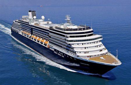 Круїзний лайнер причалив у Камбоджі після відмов кількох портів