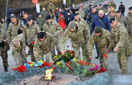 Мы должны чествовать и помнить наших воинов, а не вооруженного коллаборанта — Подоляк