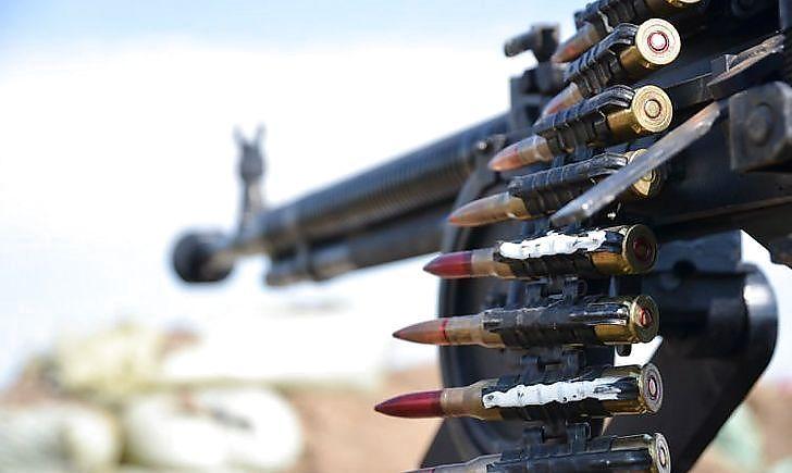 На Донбасі бойовики скинули з дрона заряд та пошкодили машину знімальної групи