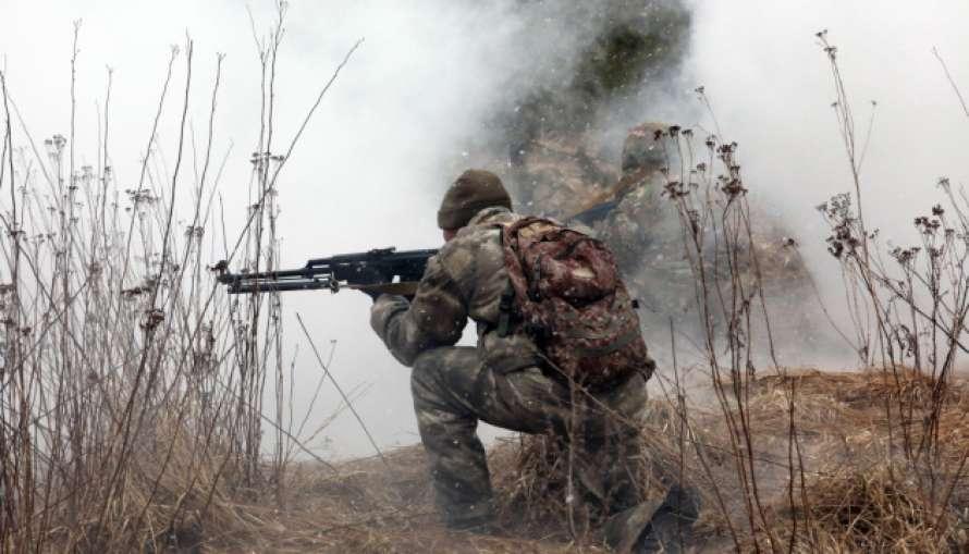 На Донбасі бойовики п'ять разів обстріляли позиці ООС, троє українських військових поранені