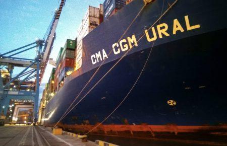 На борту судна, що прибуло з Китаю до Одеси, хворих немає — лікарі