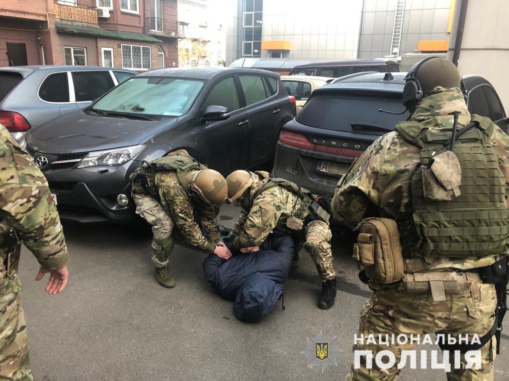 Підозрюваний у справі вбивства Окуєвої незаконно отримав громадянство — поліція