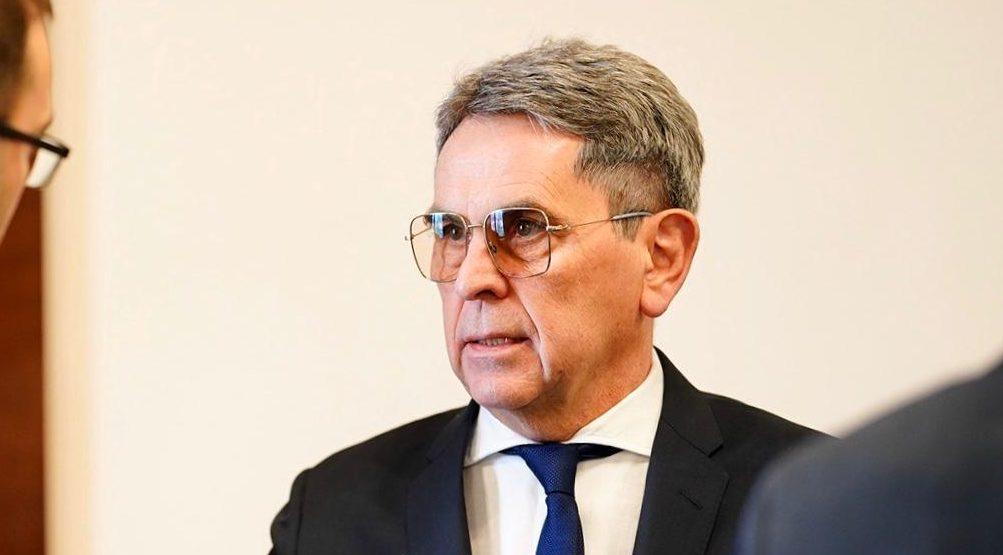 МОЗ хоче обмежити пересування по Україні та закрити ТРЦ