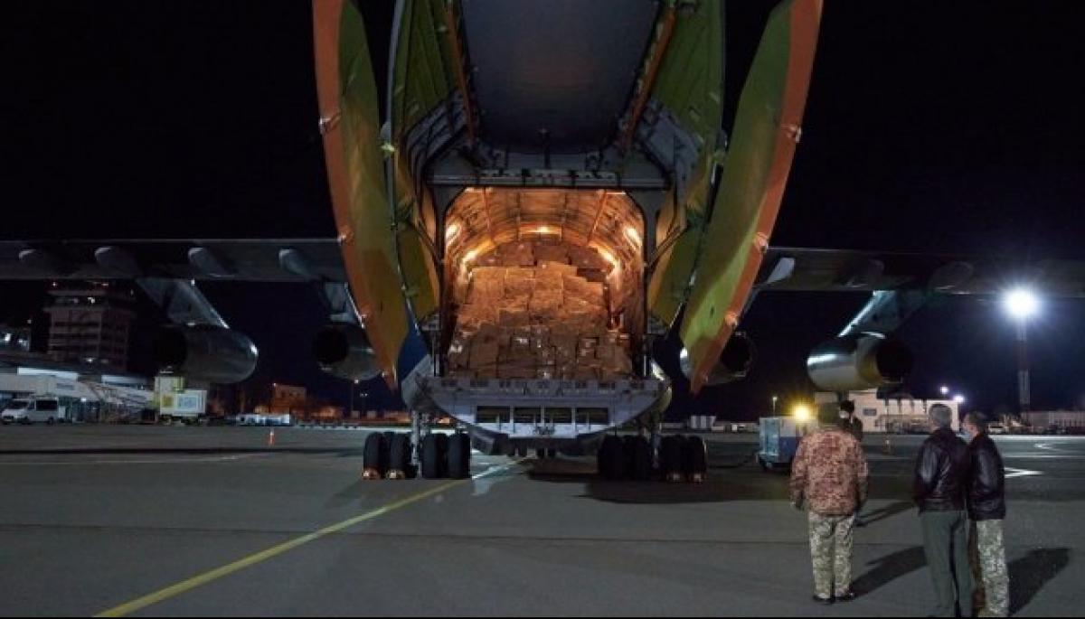 До Києва прибув черговий літак з Китаю із партією медичного вантажу