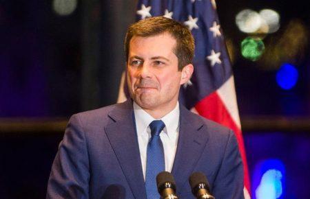 Демократ Піт Бутіджич вийшов з президентської гонки в США