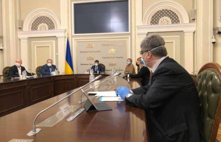 У Раді проводять засідання за участі представників депутатських фракцій, Шмигаля та Разумкова
