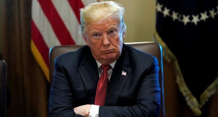 Трампа перевірять на COVID-19, а Білл Гейтс пішов з Ради директорів Microsoft: головні новини ночі