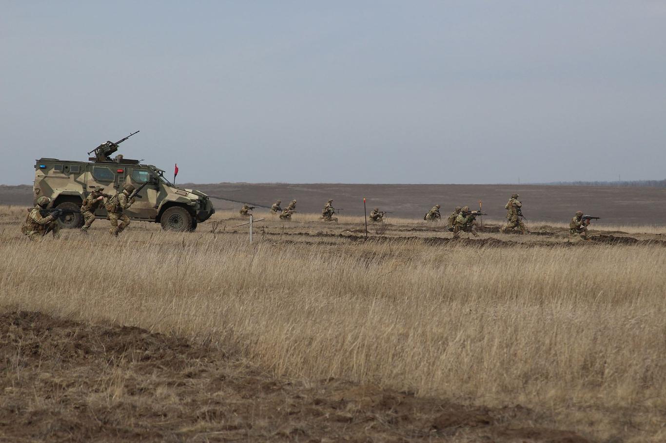 На Донбасі чотири військовослужбовця були поранені