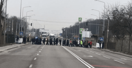 Блокували траси, пікетували місцеву владу: на Львівщині кілька ОТГ виступили проти своєї ліквідації