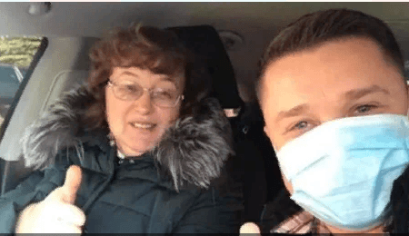 В Україні запустили флешмоб, закликаючи підвозити медиків на роботу