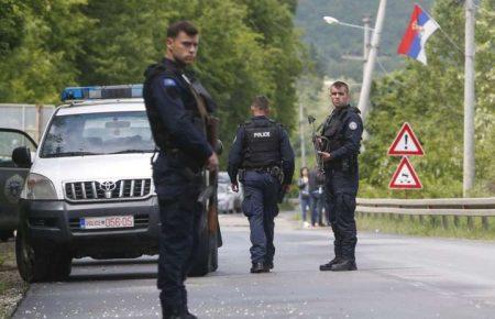 Закриття магазинів та кафе, комендантська година, заборона літнім людям виходити на вулицю: як діє надзвичайний стан у Сербії