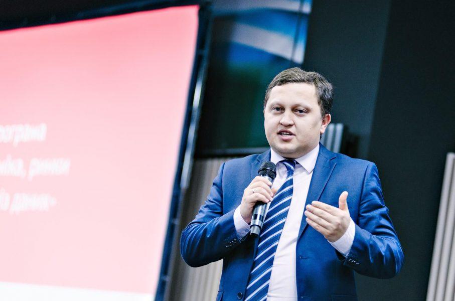 Гроші на карантині і акції авіакомпаній: як коронавірус змінює світову економіку?