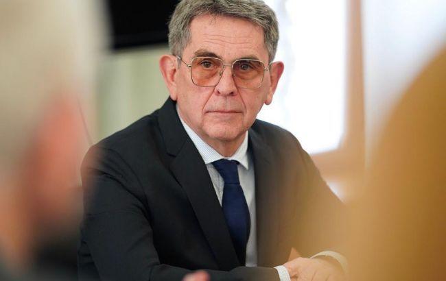 У МОЗ передумали: лікарі «швидких» не робитимуть тести на COVID-19