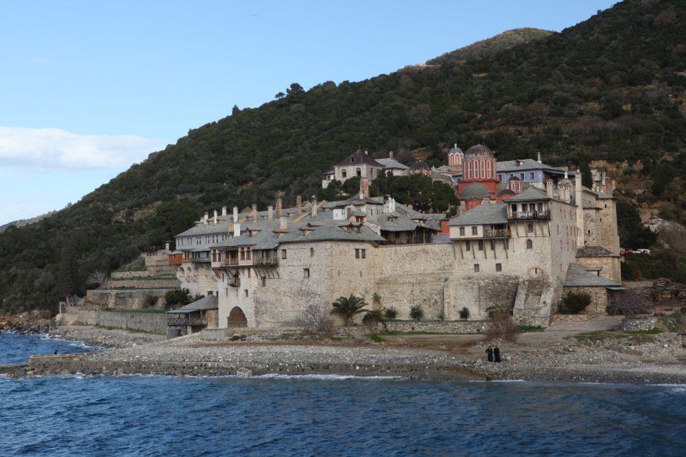 У Греції виявили коронавірус у монаха з Афону