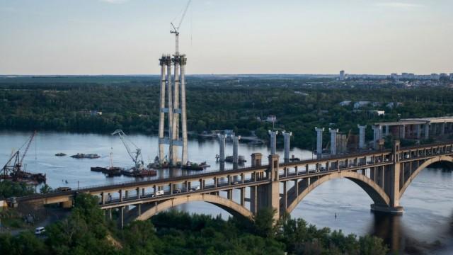У Запоріжжі поновлюють будівництво мосту-довгобуду — Гончарук