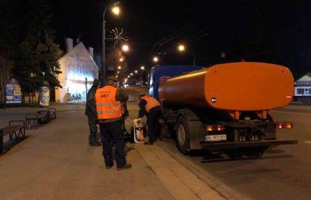 Дезінфекція зупинок та оповіщення населення з гучномовцями: перебіг карантину у Рівному