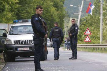 Закрытие магазинов и кафе, комендантский час, запрет пожилым людям выходить на улицу: как действует чрезвычайное положение в Сербии