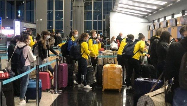 З Афін та Амстердама додому повернулися 300 українців