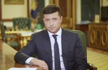 Святкуймо вдома: Зеленський привітав українців з Великоднем