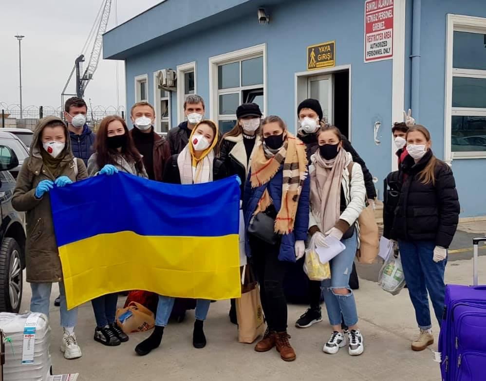 Поромом з Туреччини в Україну повертаються близько 40 українців — Генконсульство