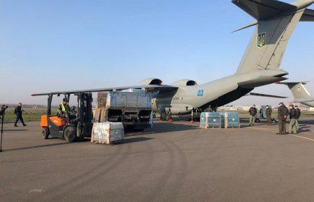 Україна відправила літак з гумдопомогою до Італії