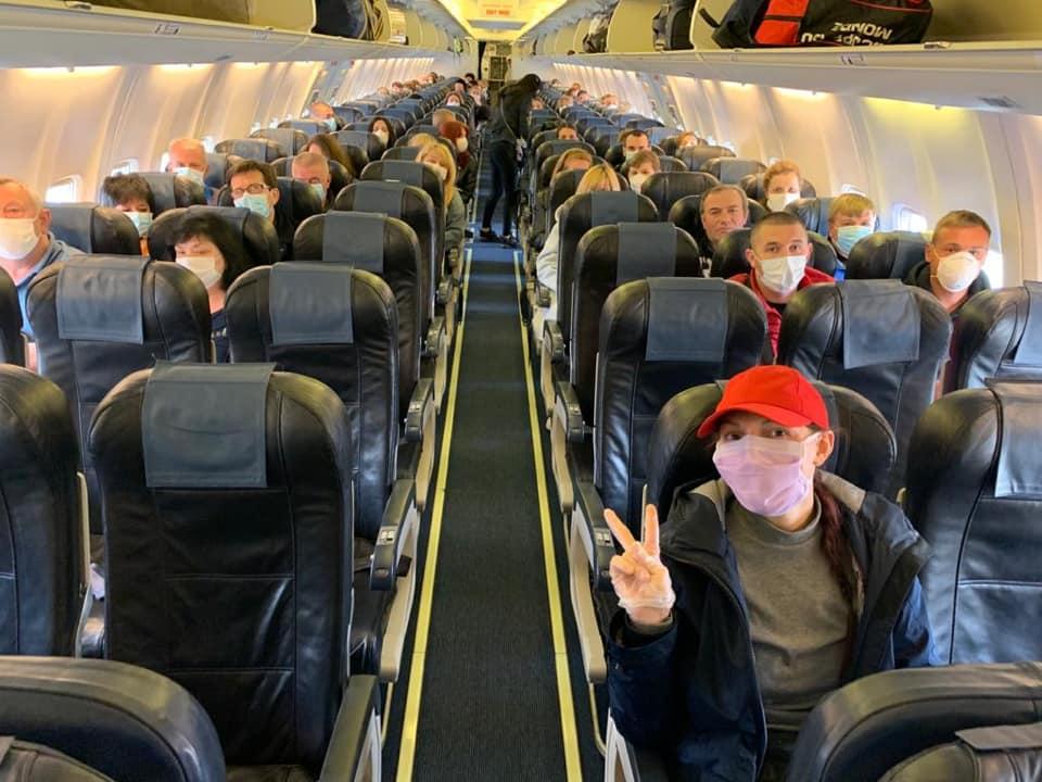 З Франції спецрейсами вилетіли ще 146 українців