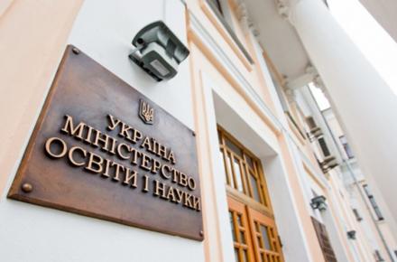 Директори шкіл мають дати можливість учителям-пенсіонерам продовжити роботу на строкових угодах — МОН