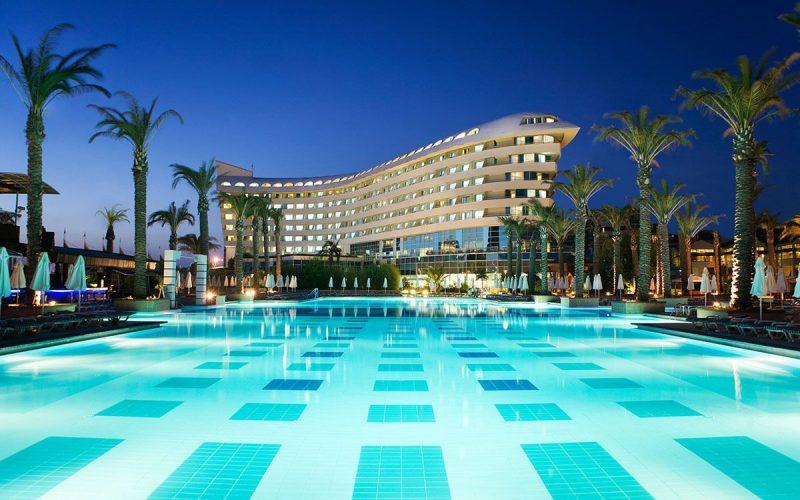 Без «шведского стола» и с усиленными требованиями к персоналу: в Турции определили новые правила для отелей