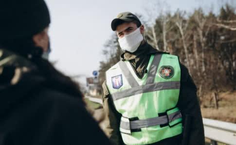 Влада приділяє більше уваги обмеженням, ніж питанням охорони здоров’я — юрист