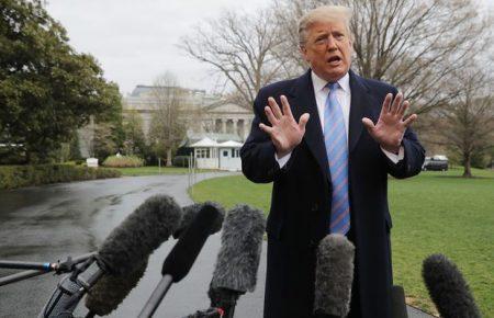 Трамп анонсував послаблення карантину у кількох штатах