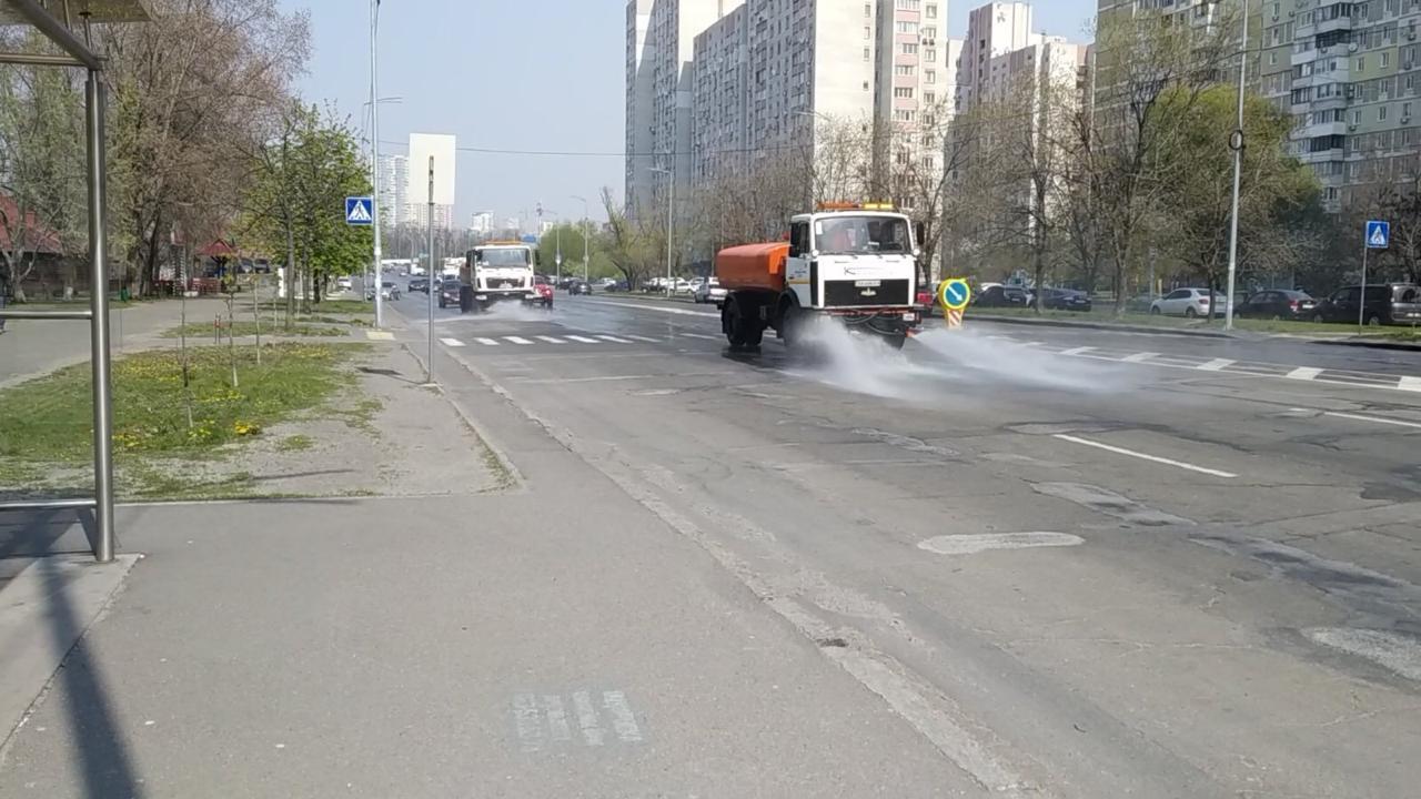 На миття Києва за добу використали більше 2 тисяч кубометрів води — Кличко