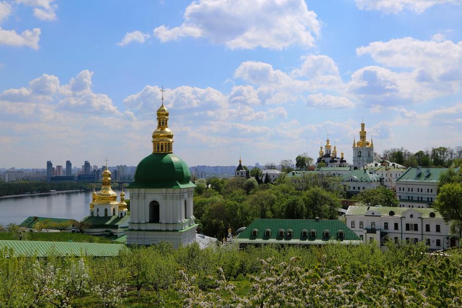 До Києво-Печерської лаври після лікування від COVID-19 повертаються ченці